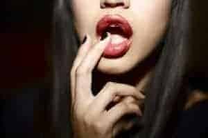 Jak one uzyskują takie usta?