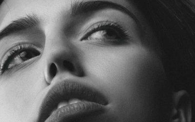 Skóra wokół oczu – czemu warto o nią dbać?