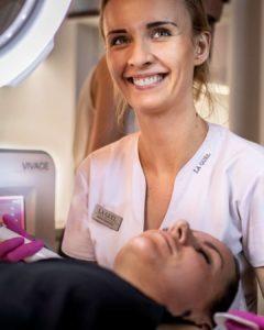 Jakie efekty niesie za sobą zabieg przeprowadzany urządzeniem Vivace RF?