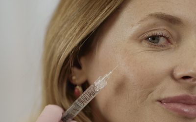 5 popularnych zabiegów medycyny estetycznej, które odmładzają i poprawiają jakość skóry