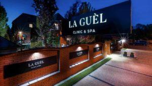 La Guel Klinika z Zewnątrz 2 min 300x169 Jak wybrać odpowiednią klinikę beauty?