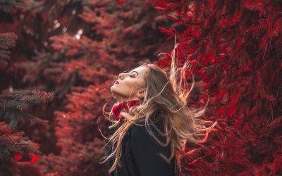 Zadbaj o włosy jesienią – co polecamy?